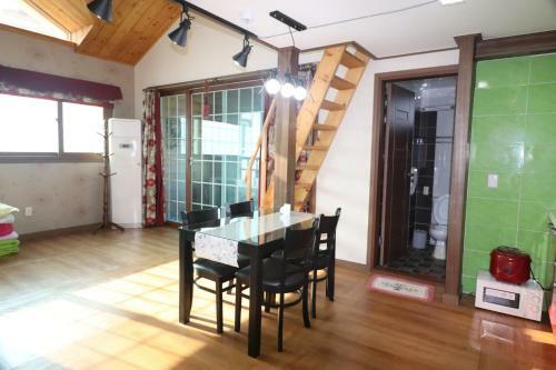 Gyeongju Raspberry Pension