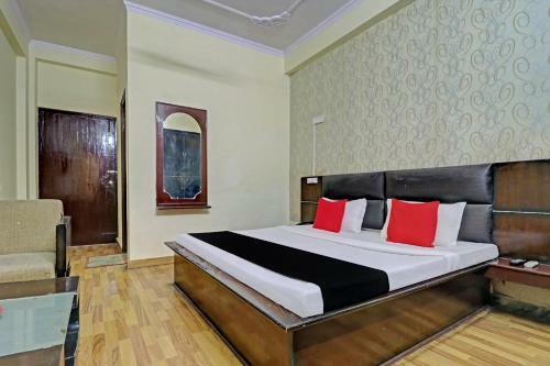 Capital O 81756 Hotel Nancy Paradise