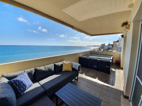 Front Row Penthouse Apartment On Carvajal Beach