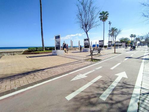 Hig- Modern Apartment Stunning Views, Next To Beach