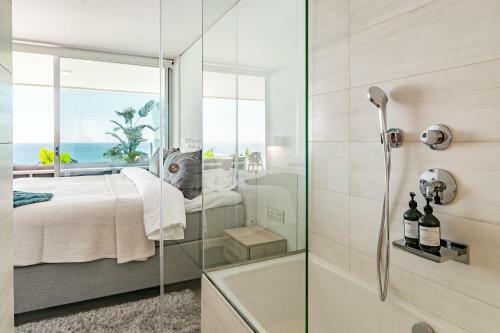 Hig- Modern Apartment Stunning Views, Next To Beach