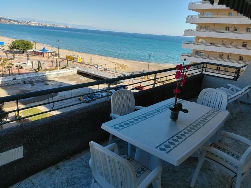 Apartamento En Urbanizaci�n Primera L�nea de Playa