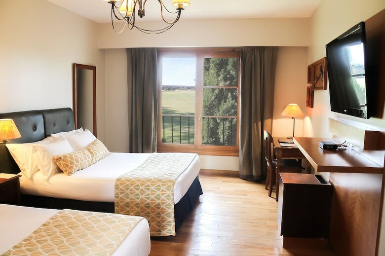 Hotel Wyndham Garden Lujan