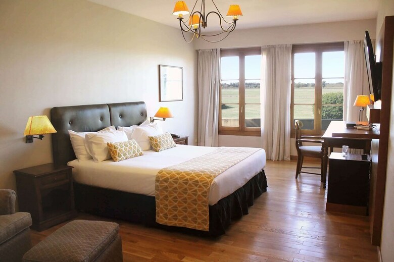 Hotel Wyndham Garden Lujan