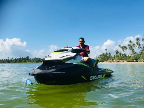 Blue Bay Hiri