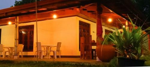 Bed & Breakfast Hiri Moon Villa