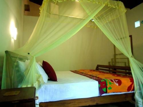 Bee Line Holiday Apartment