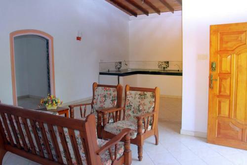 Hostal Thusitha S Nest