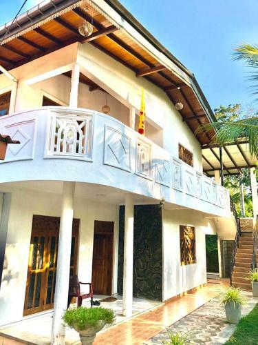 Hostal Thusitha S Nest