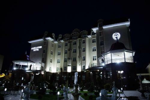 Alexander Hotel