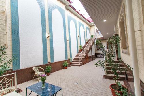 Bed & Breakfast Registon Saroy Hotel