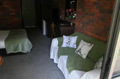 Bonnie Doon Hotel Motel