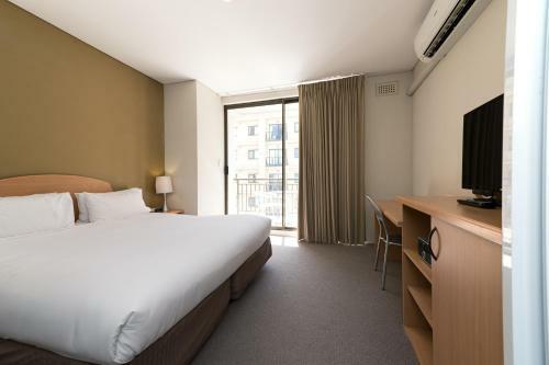 Aparthotel All Suites Perth - By 8hotels