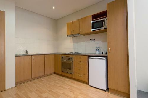 Aparthotel All Suites Perth - By 8hotels