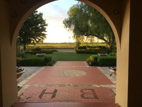 Barossa House Bed & Breakfast