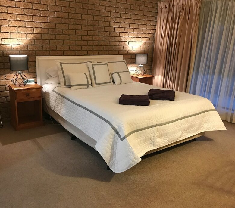 Mountain View Motor Inn & Holiday Lodges