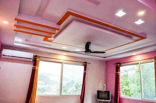 Hotel Kashmir Lodge