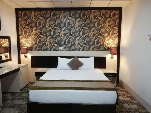 Shapol Hotel