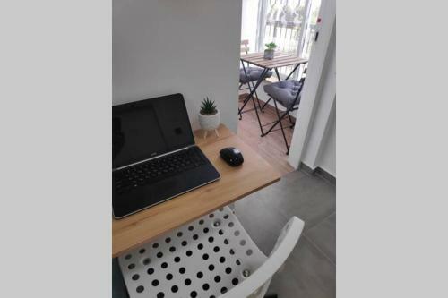 Centrally-located Quiet Cozy Loft Apartment