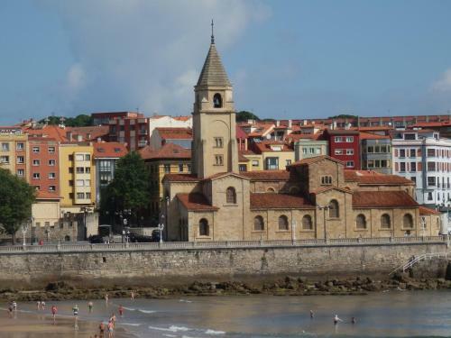 Apartamento �tico En Cimadevilla Mirando Al Mar