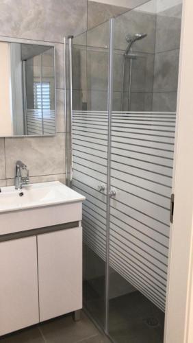 Isramax Low-cost Apartment Near The Sea.