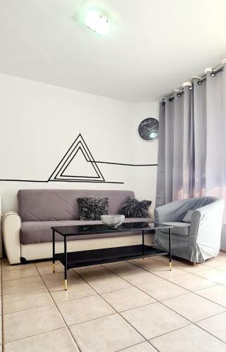 Go To Apartments In Leonardo
