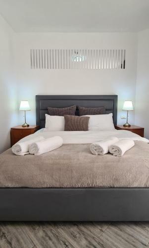 Go To Apartments In Leonardo