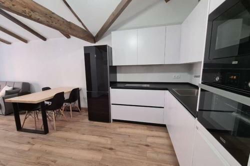 119e2 - Apartamentos Con Encanto En Pleno Centro