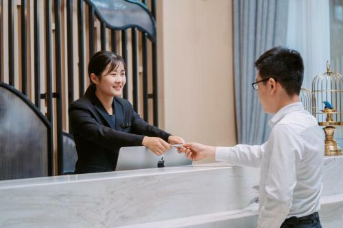 Atour Hotel Changsha Lugu Branch