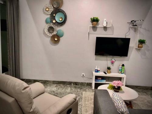 Villa Bsd City By Reqhome