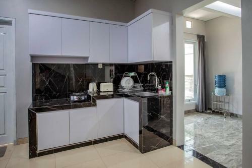 Villa Bsd City By Reqhome