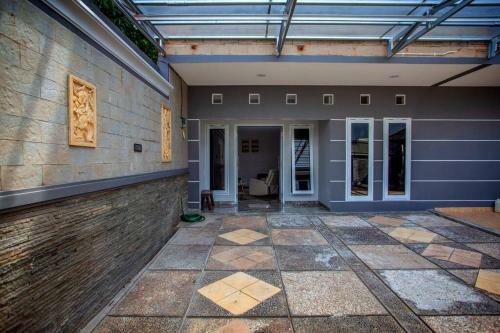 Villa Bsd City By Reqhome