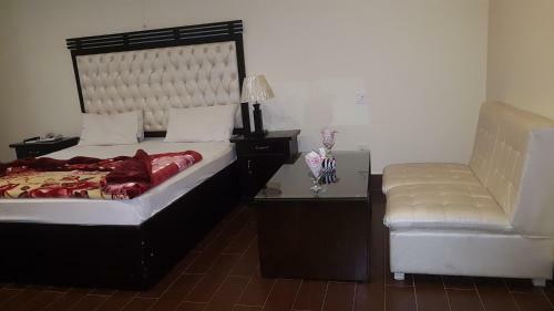 Hotel Civic - Gujranwala