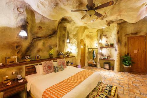 Dinoman Club Hotel