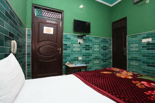 Oyo Flagship 39843 Hotel 999