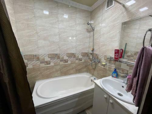 City Centre Hamza 1 Min Metro 2 Bed Apartment. New