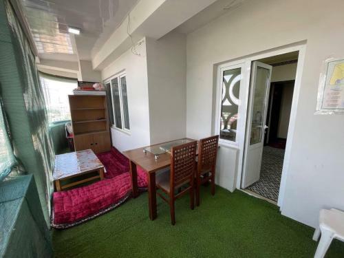 City Centre Hamza 1 Min Metro 2 Bed Apartment. New