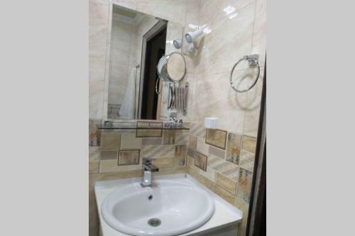 City Centre Hamza 1 Min Metro 2 Bed Apartment. New
