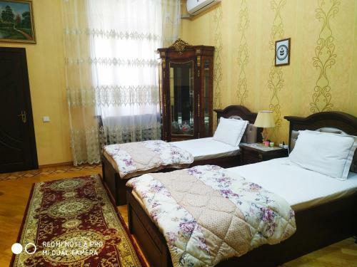 Hostal Happy House Hotel