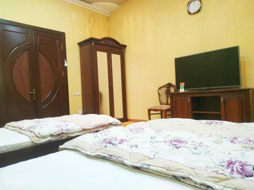 Hostal Happy House Hotel