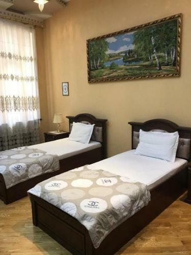 Hostal Happy House Hotel