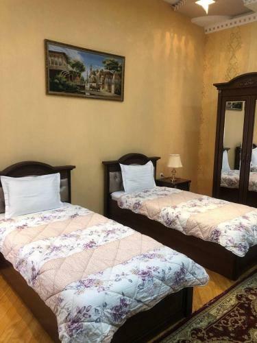 Hostal Happy House Hotel