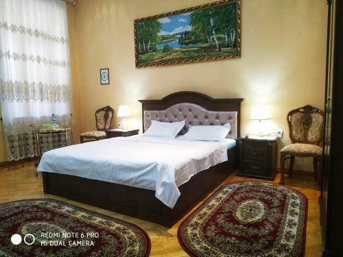 Hostal Happy House Hotel