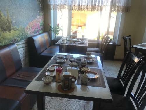 Hostal Happy House Hotel