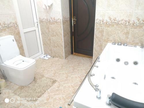 Hostal Happy House Hotel