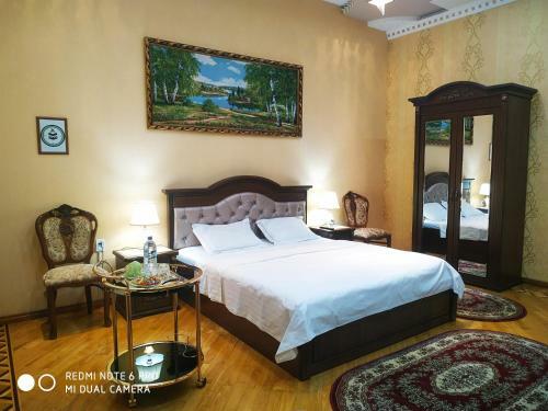 Hostal Happy House Hotel