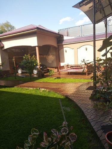 Hostal Happy House Hotel