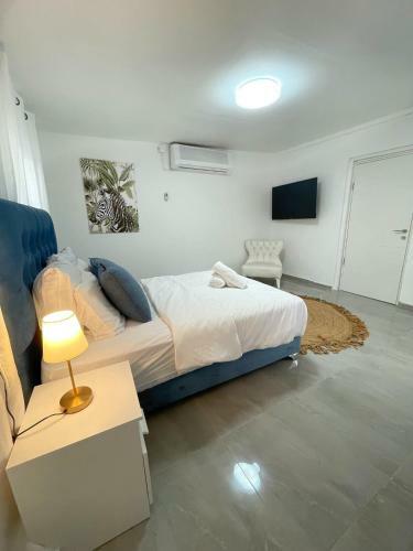 Hostal ?? ????