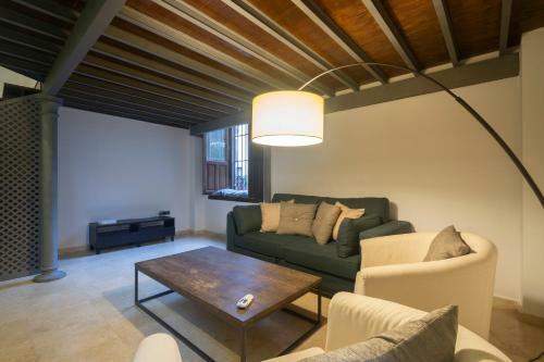 Apartamentos Deluxe Palacio de Los Jer�nimos Free Parking