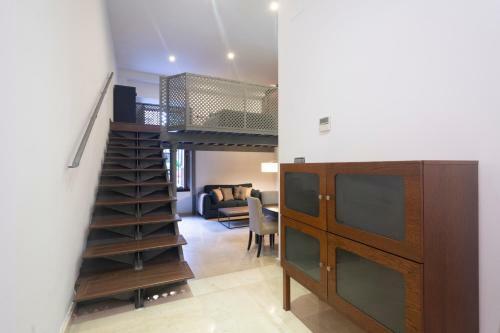 Apartamentos Deluxe Palacio de Los Jer�nimos Free Parking